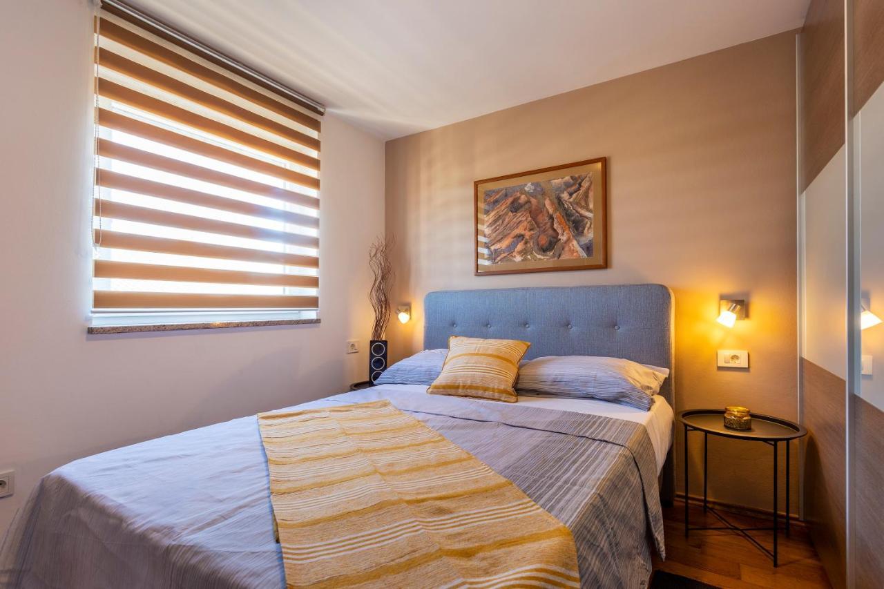 Apartman Ember Pula Eksteriør billede
