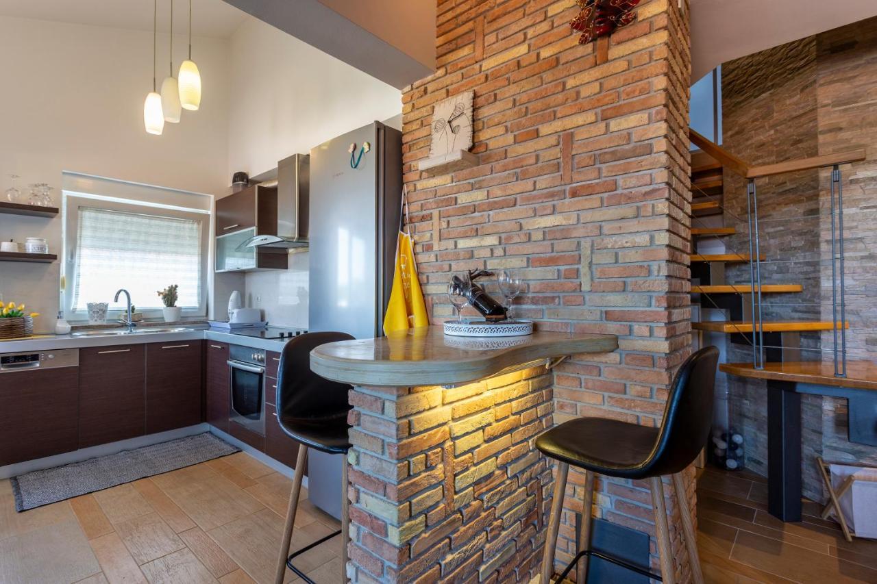 Apartman Ember Pula Eksteriør billede