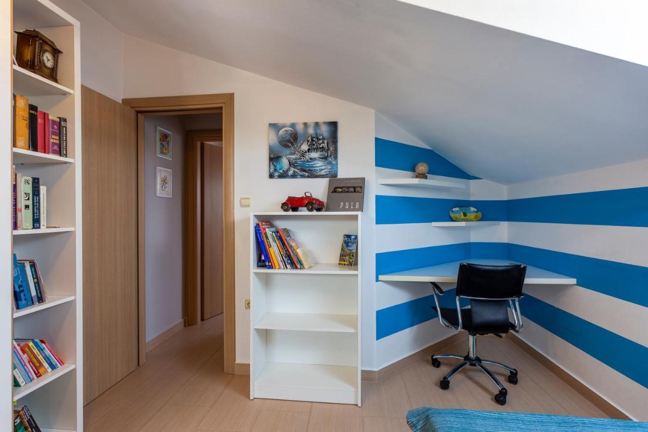Apartman Ember Pula Eksteriør billede